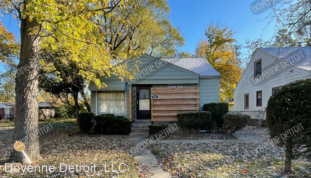 Primary Photo - 3 br, 1 bath House - 17366 Brady
