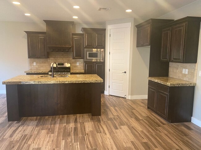 Building Photo - Dixie Springs Home