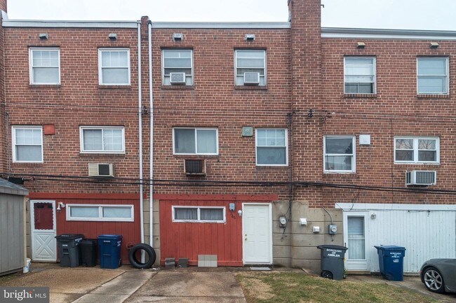 Building Photo - 266 S Spring Garden St
