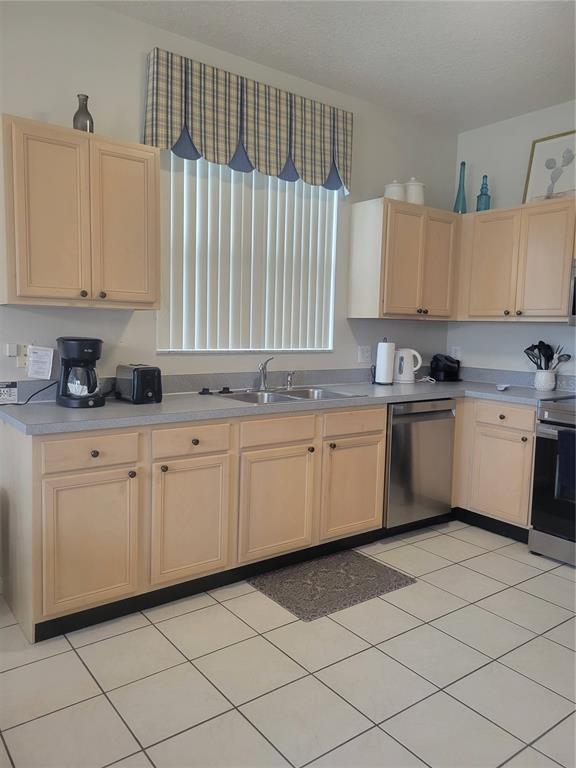 Building Photo - 225 Orista Dr