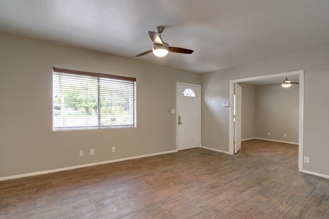 Photo - 6 bed 5 bath home near ASU