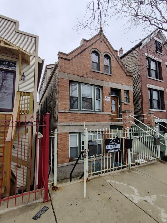 Foto del edificio - 1530 N Greenview Ave