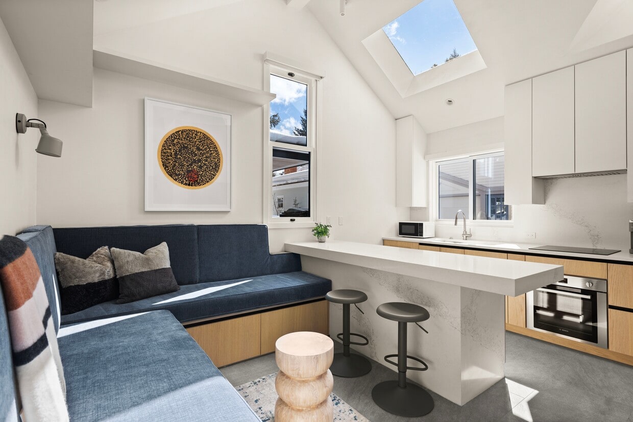 Foto principal - 211 W Main St