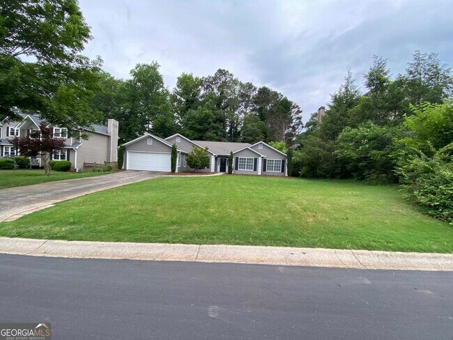Building Photo - 2690 Nicholas Ct NE