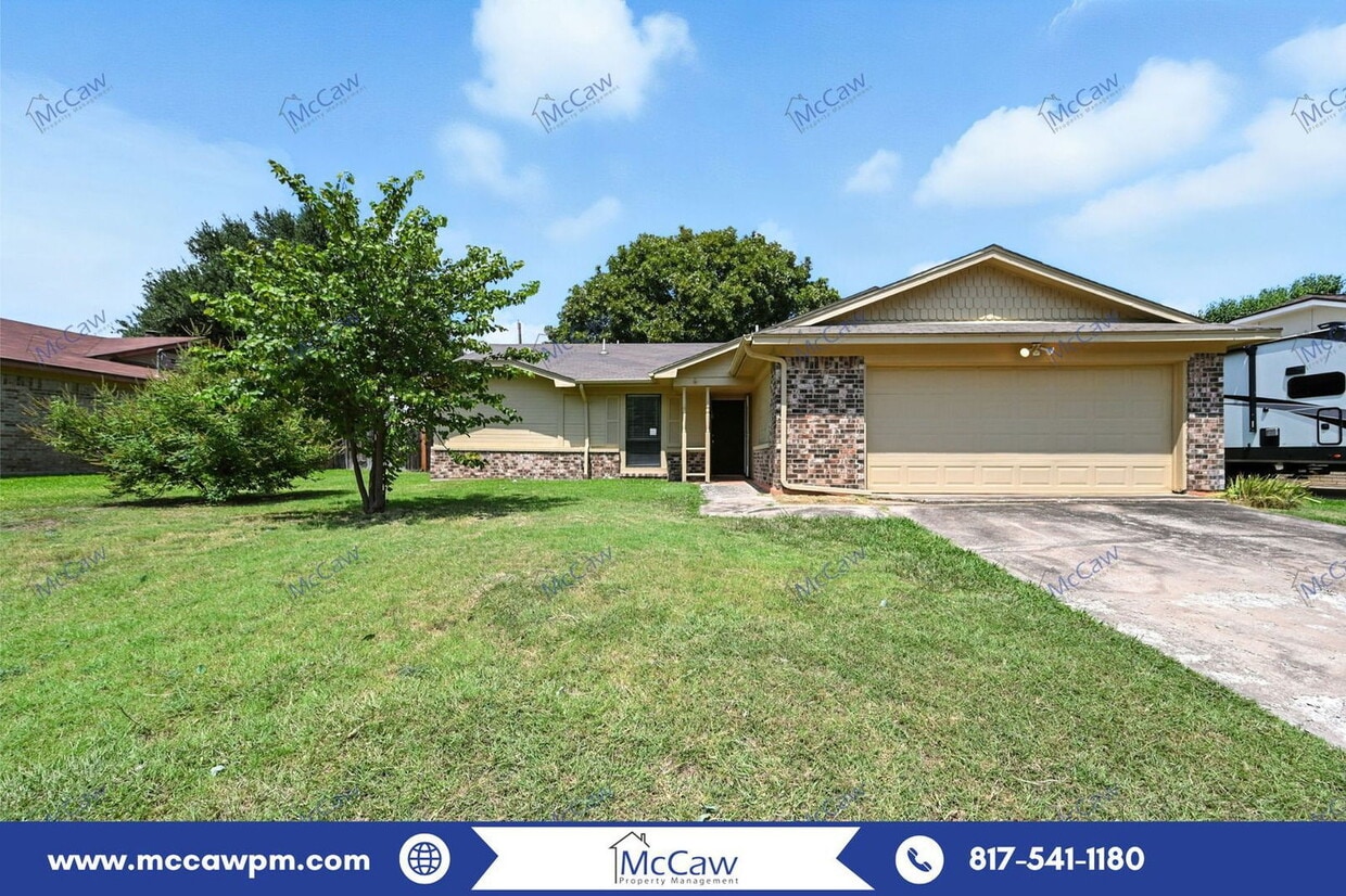 Photo - 1333 Mercedes St
