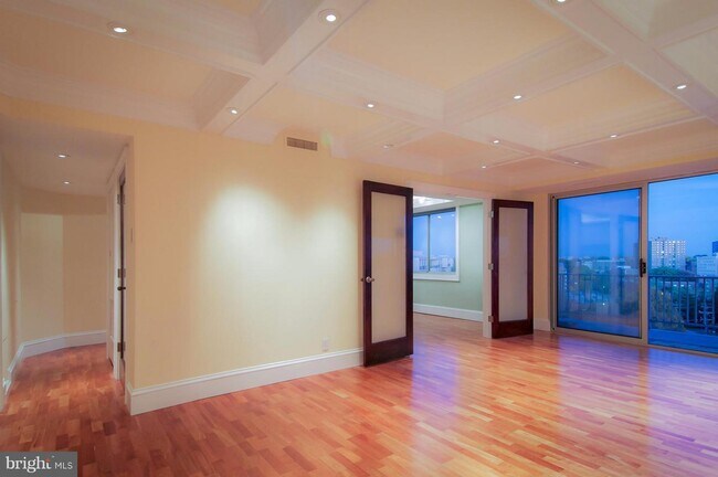 Foto del edificio - 8315 N Brook Ln