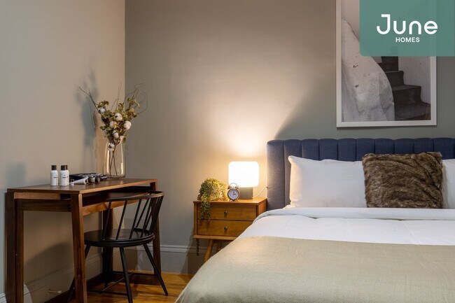 Foto del edificio - ROOM ONLY in 4-bed/1.0-bath Home