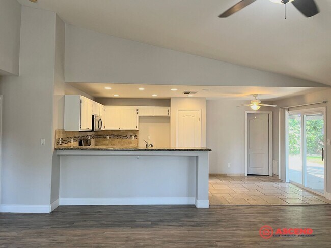 Foto del edificio - Stunning 4 Bedroom Home In Rosedale!