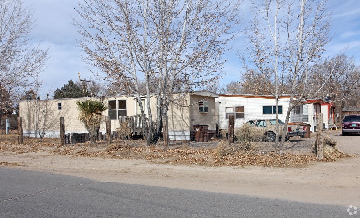 Primary Photo - Pinon Mobile Court
