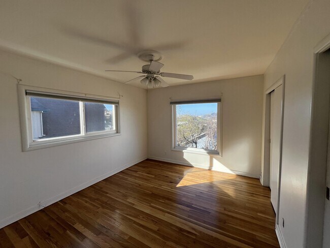 Foto del edificio - 421 Sierra Point Rd