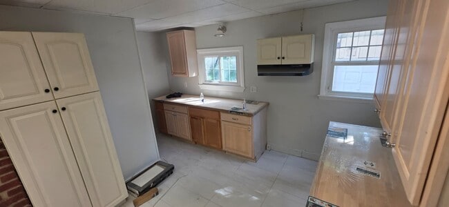 Building Photo - 230 Bidwell Terrace