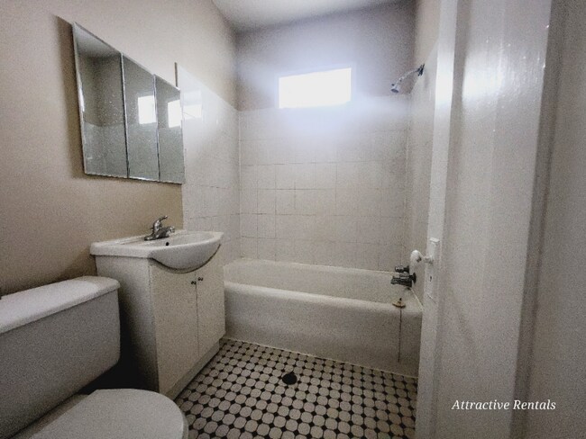 Foto del edificio - 1156 S Mason Ave
