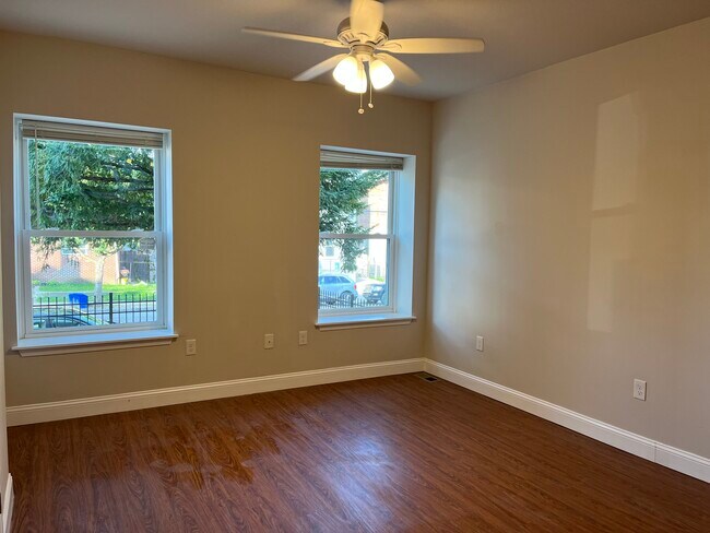 Building Photo - 1204 S 46th St