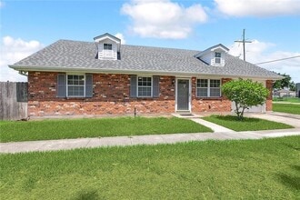 Building Photo - 1101 Field Ave
