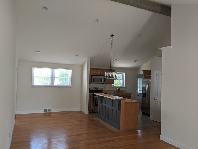 Foto del edificio - 528 N Rock Hill Rd
