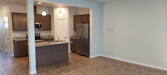 Building Photo - 5909 NE 57th Ave