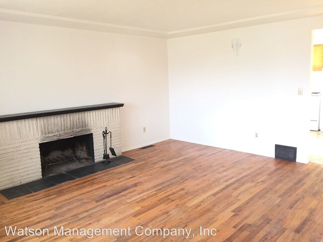 Building Photo - 1004 E Lacrosse Ave