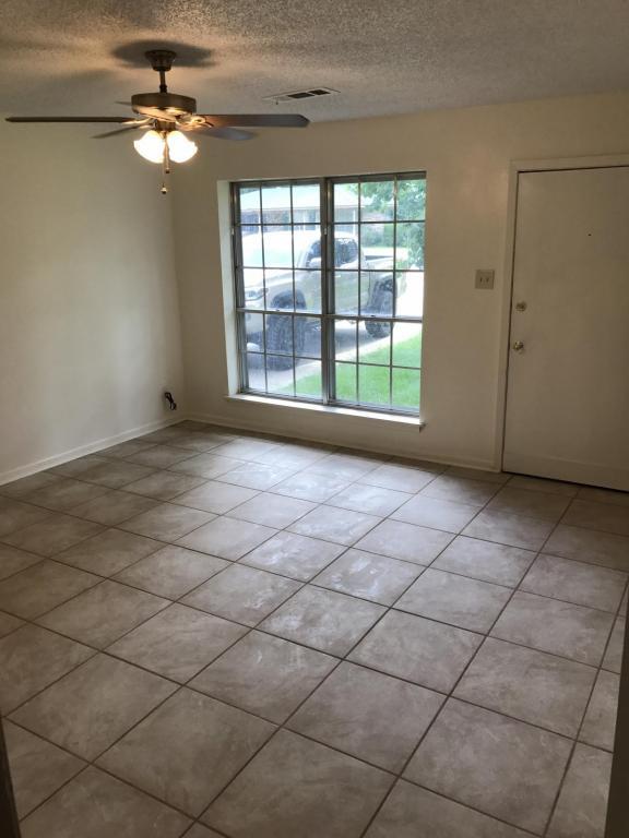 Foto del edificio - 10638 Maple Drive