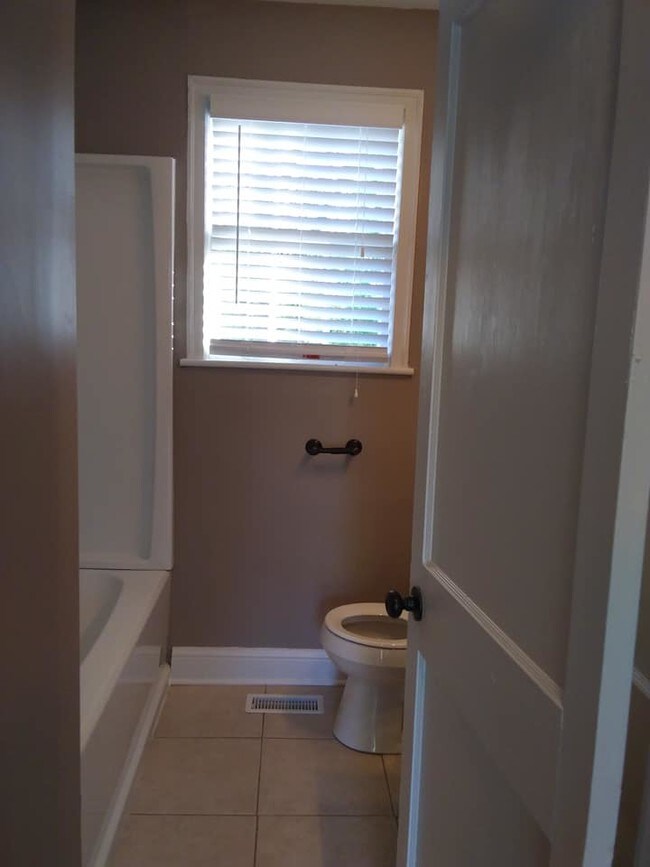 Building Photo - 609 Westboro Dr