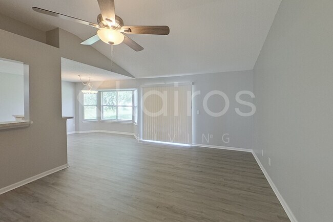 Foto del edificio - 9685 Waterloo Pl