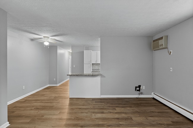 Living Room - The Courtyard of Oakley