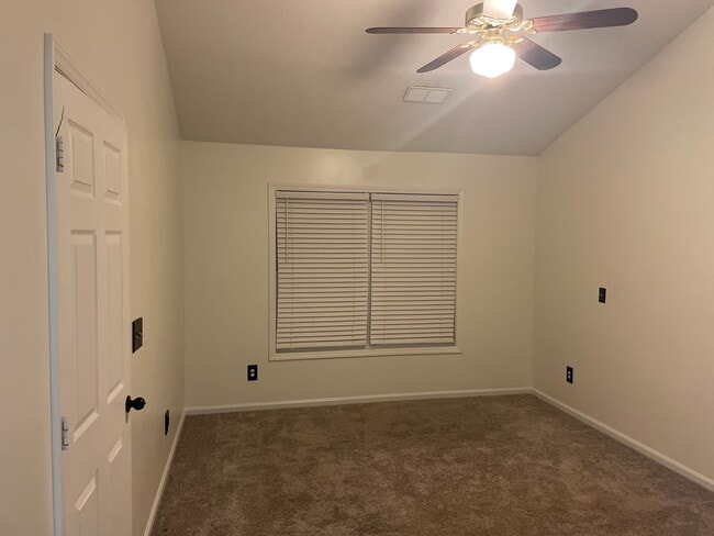 Master bedroom - 1000 Flintwood Ct
