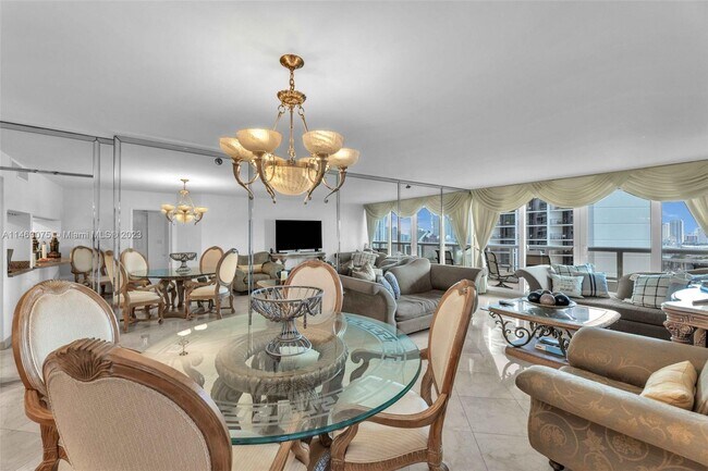 Building Photo - 1717 N Bayshore Dr