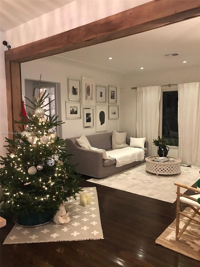 Foto del edificio - 2901 Natoma St