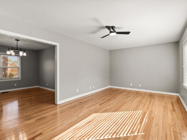 Foto del edificio - 1403 Lowell Dr SE