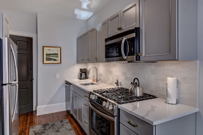 Building Photo - 518 Lamar Ave