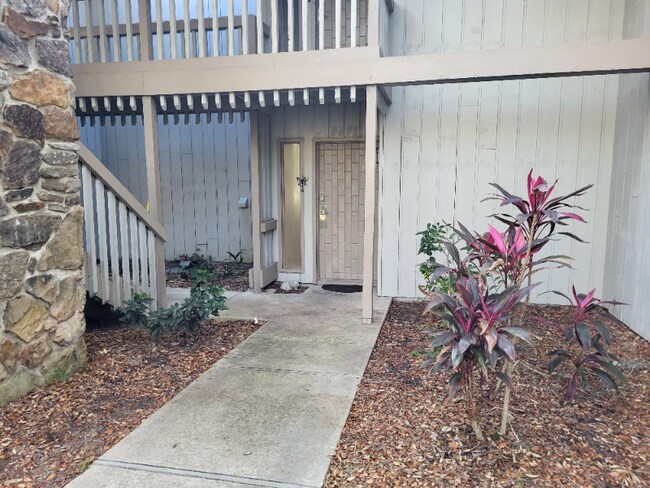 Building Photo - 681 Olde Camelot Cir