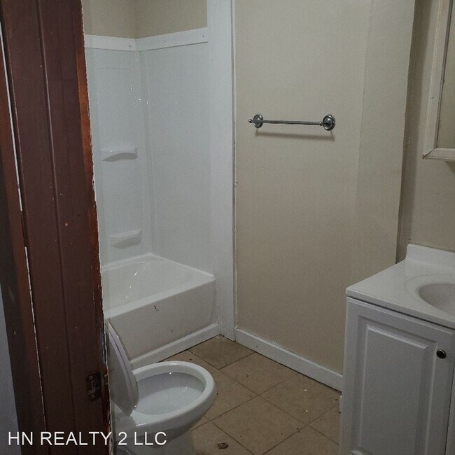 Building Photo - 3 br, 1 bath House - 3812 CANTON AVE