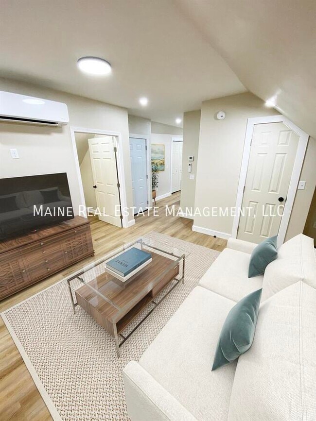 Building Photo - 46 Main Rd S