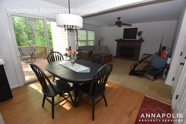 Building Photo - 2808 Traxler Ct
