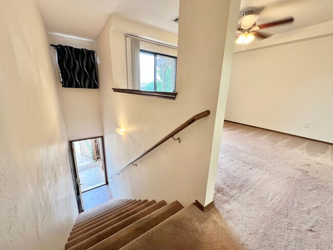 Foto del edificio - ?Cute Upstairs Condo Near Quail Springs Ma...