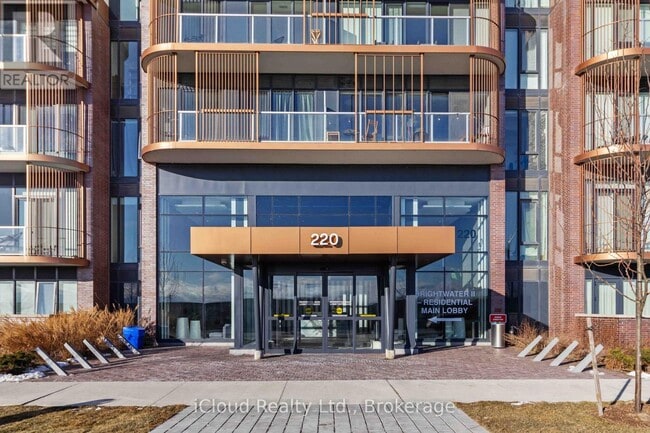 Building Photo - 220 Missinnihe Way