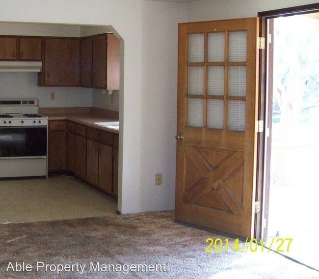 Building Photo - 41 Lakeview Ter