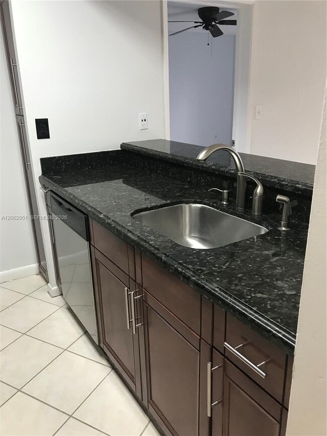 Foto del edificio - 7075 NW 186th St