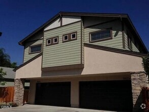 Building Photo - 865 W Olive Ave