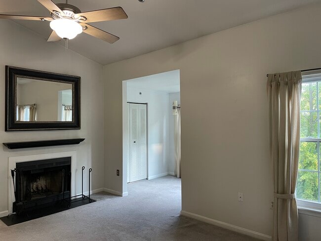Building Photo - 610 Rolling Hill Walk