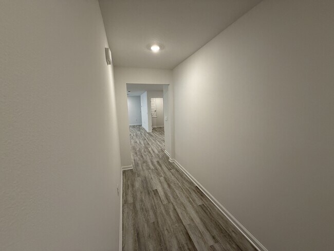 Foto del edificio - 225 Gray Owl Dr