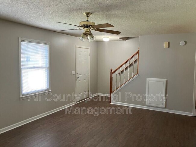 Foto del edificio - 1328 Grayson Valley Pkwy