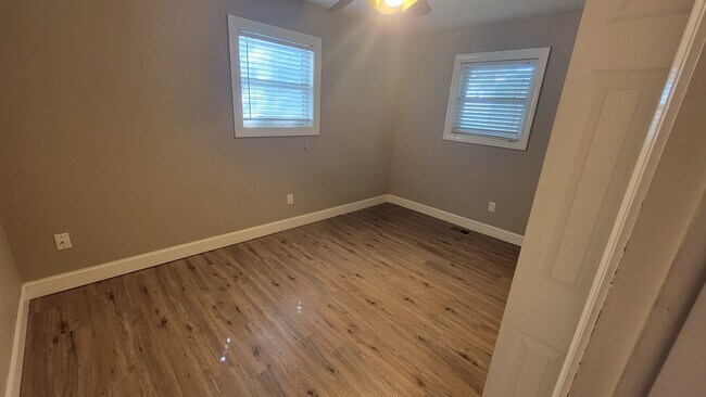 Building Photo - 737 Ray St