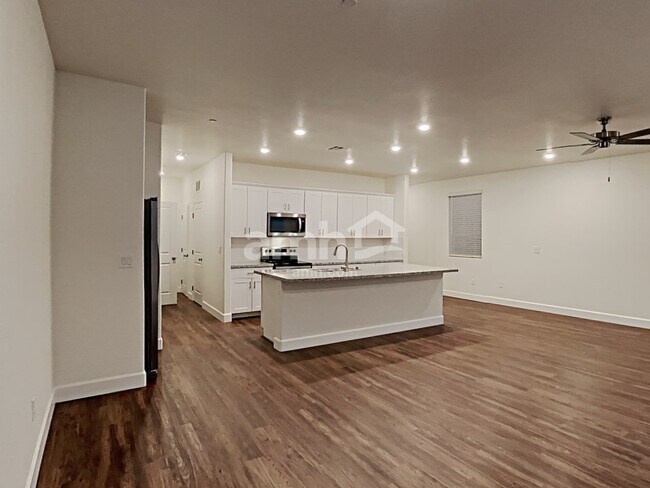 Foto del edificio - 327 Cape Seville Pl