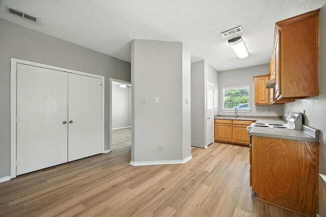 Foto del edificio - Cozy 2 Bed 1 Bath Duplex in Little Elm!