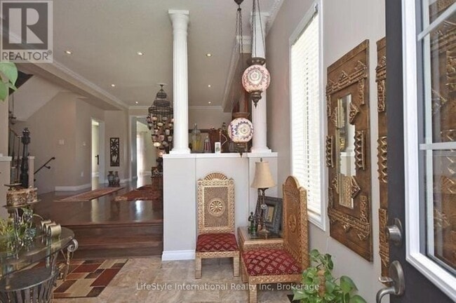 Photo du bâtiment - 3364 Chief Mbulu Way