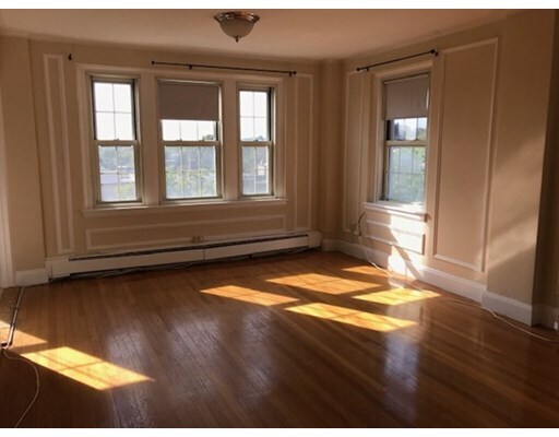 Foto del edificio - 1454 Beacon St