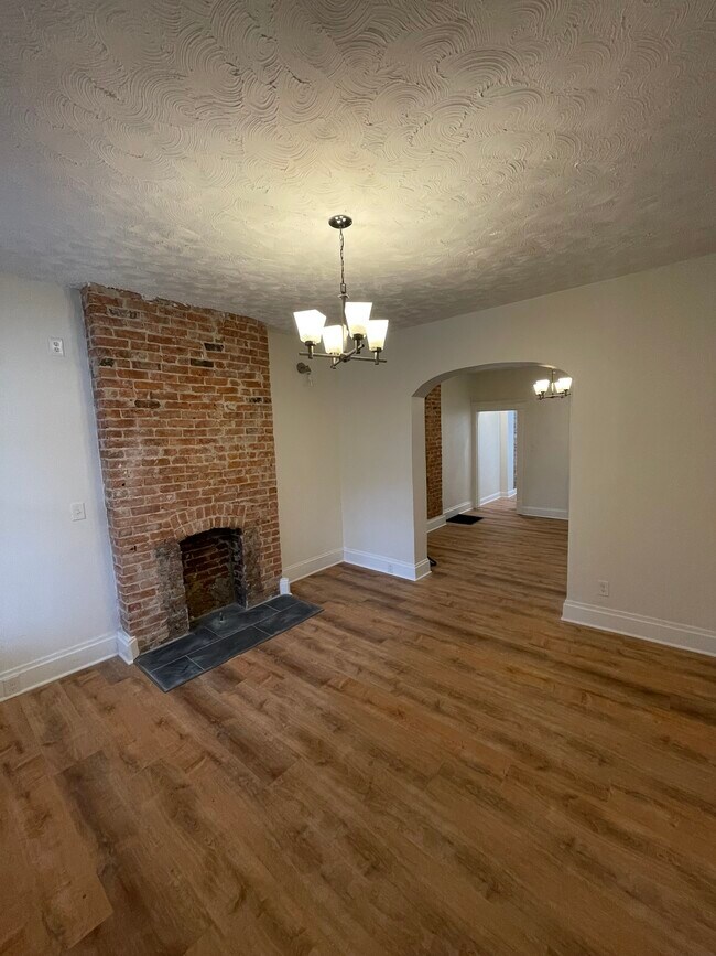 Foto del edificio - 411 E Whittier St