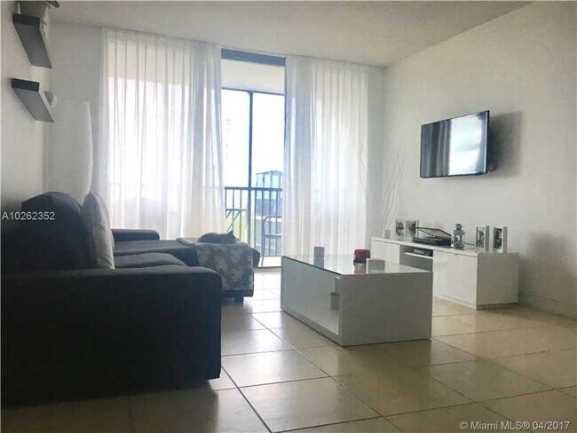 Foto del edificio - 2500 Mystic Pointe Dr