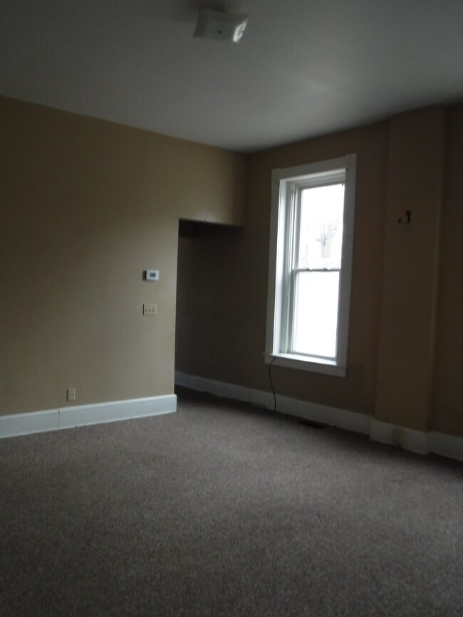 Dining Room 1524 - 1524 Faraon St